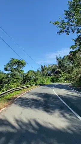 adem banget jalannya #samboja #kaltim #kalimantan #balikpapan #likeview #langit #awan #aspal #pesonaindonesia #pesonaalam #abcd #fyp 
