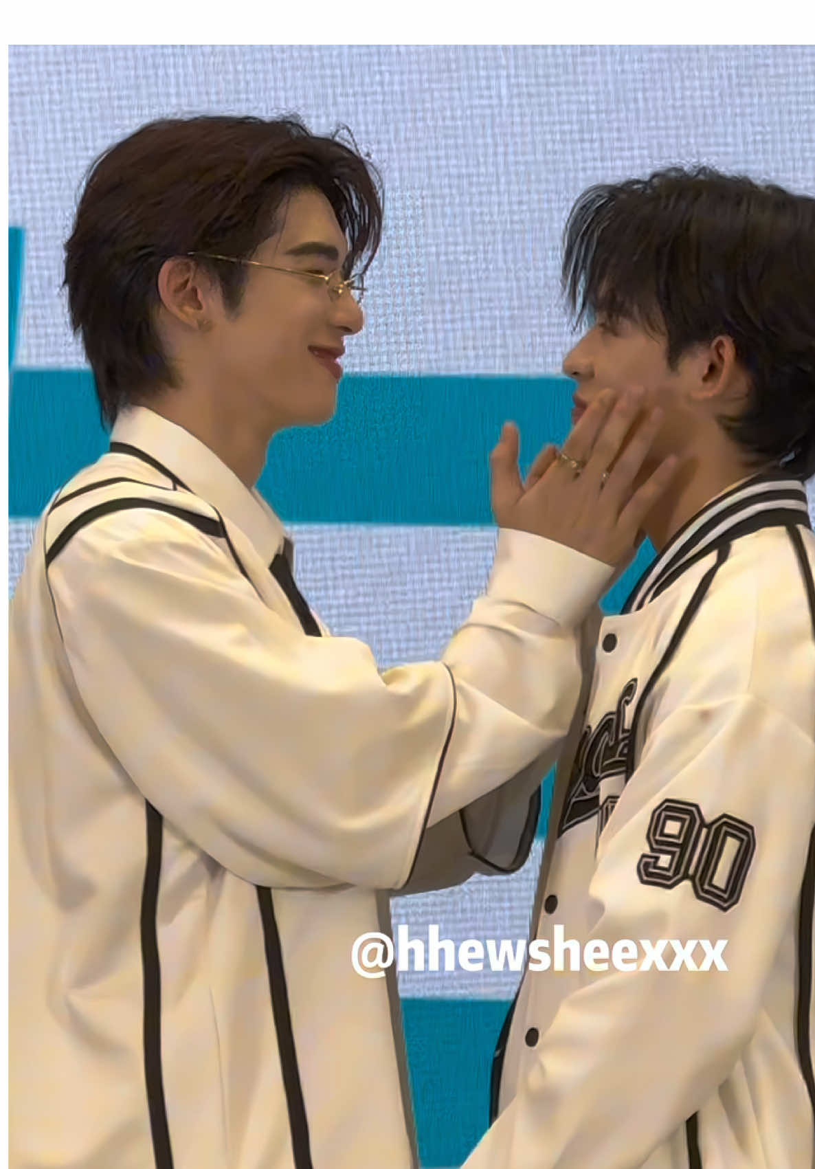 🤨😘@teetee.wpc @Porsuppakarn  #teeteepor #twnpich #porsuppakarn 