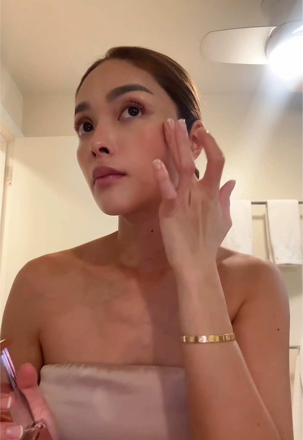 Prepping for a day in Maui. 🌺 #lancomeidole 