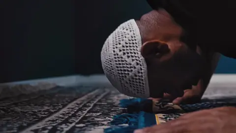 أنت بعيد ومش حاسس!😥. #حازم_شومان.  #الثبات.  #الانتكاس.  #الاستمرارية.  #الاستقامة.  #الالتزام.  #محب_الصالحين. 