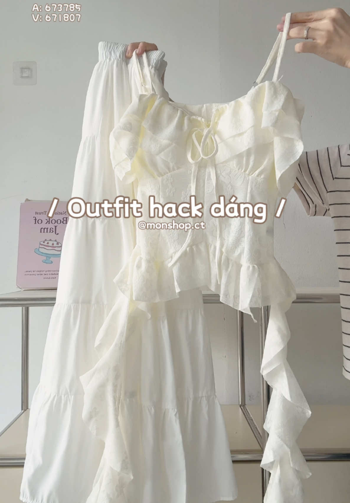 Chắc chắn mí bà cũng sẽ mê em áo này như tuiii 😫 #thinhhanh #tiktok #xuhuong #monshop #fybシ #review #LearnOnTikTok #phoidoxinh #tipsphoido #viralvideo #moingaymotoutfit 