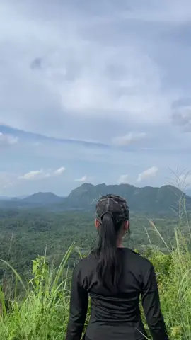 rahasia hati + gunung ⛰️🤍#bukitbakuncir #mendakigunung #muncak #mountain #tektok #masukberanda #fyp 