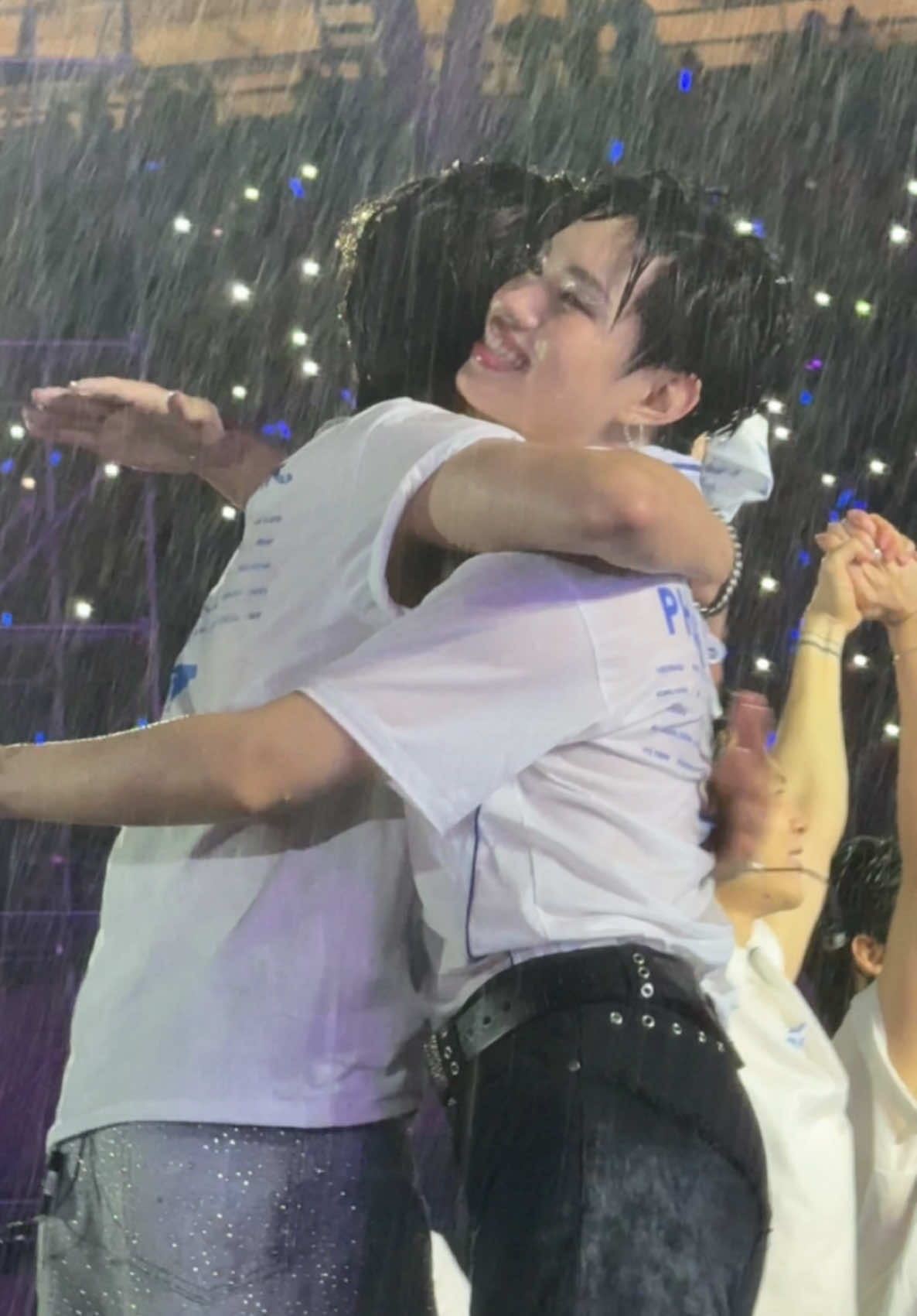 Cái ôm đủ wow chưa ạ @Dương Domic #xuhuong #anhtraisayhi #duongdomic #phapkieu 