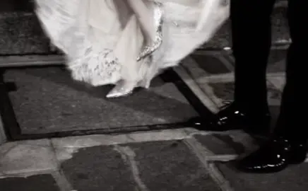 أيه أحبك وأحبك وهمّ أحبك واعيد وحالتي شسمها والقلب توّاق لك .... شوق ، لهفه ، وَله ، دوّرت مابه جديد ودّي ألقا كلام أكبر من أشتاق لك  .#A #H #fyp #explore #meandyou #tiktok #foryoupage #tiktok #شعر 