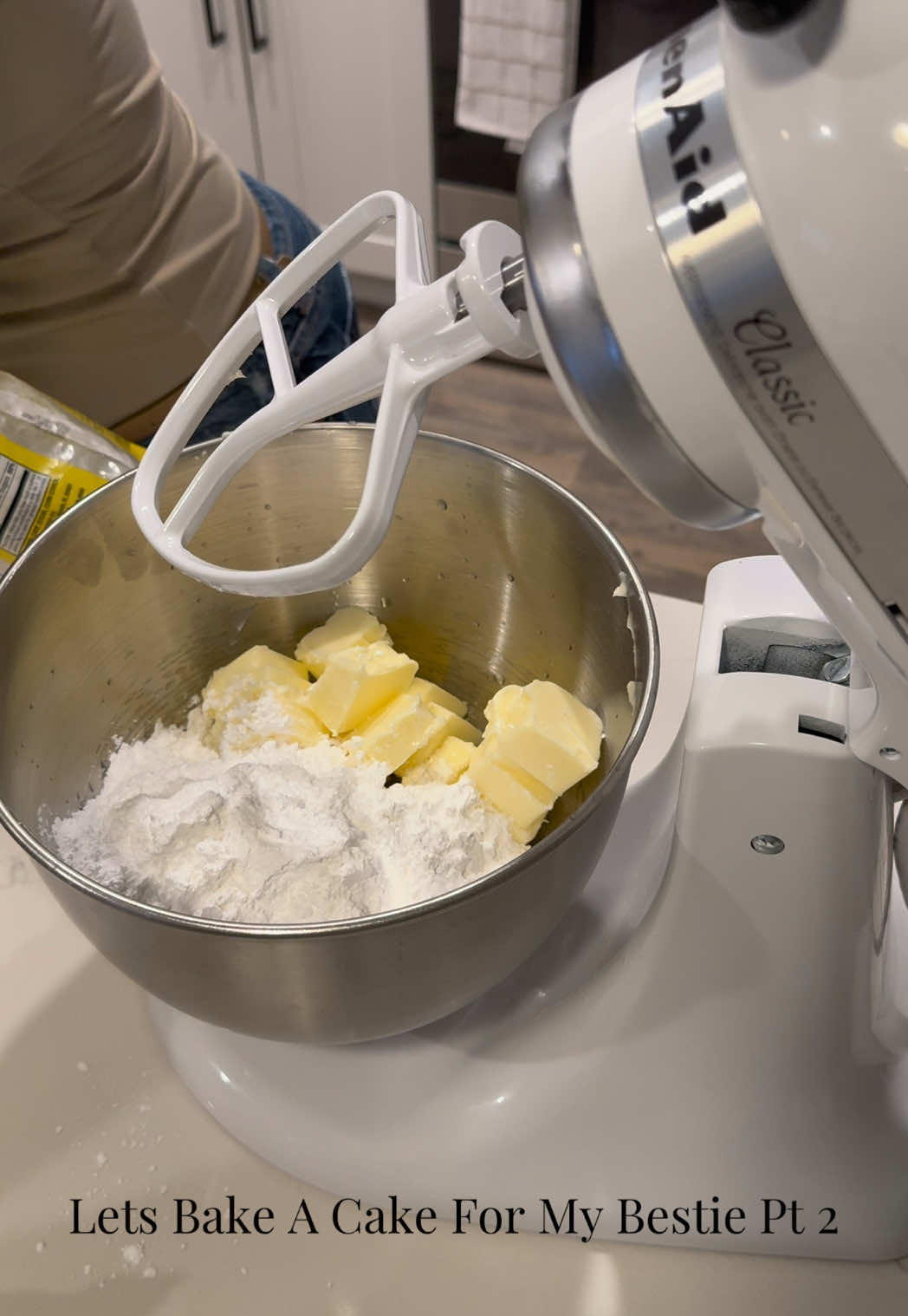 The wait is over here is pt 2 of lets bake a cake for my bestie series! Check out pt 1 if you haven’t! Comment below how you think I did🥰. Thank you besties for supporting as always❤️ #Lifestyle #bakingszn #lifestyleblogger #bakingrecipe 