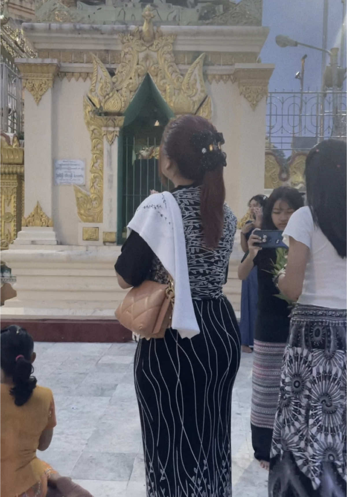#CapCut #အေးမြတ်#fyp#ကဆုန်လပြည့်နေ့ဘုရားသွား#fyp#ဒီရင်ခွင်ဟာနင်လေ 