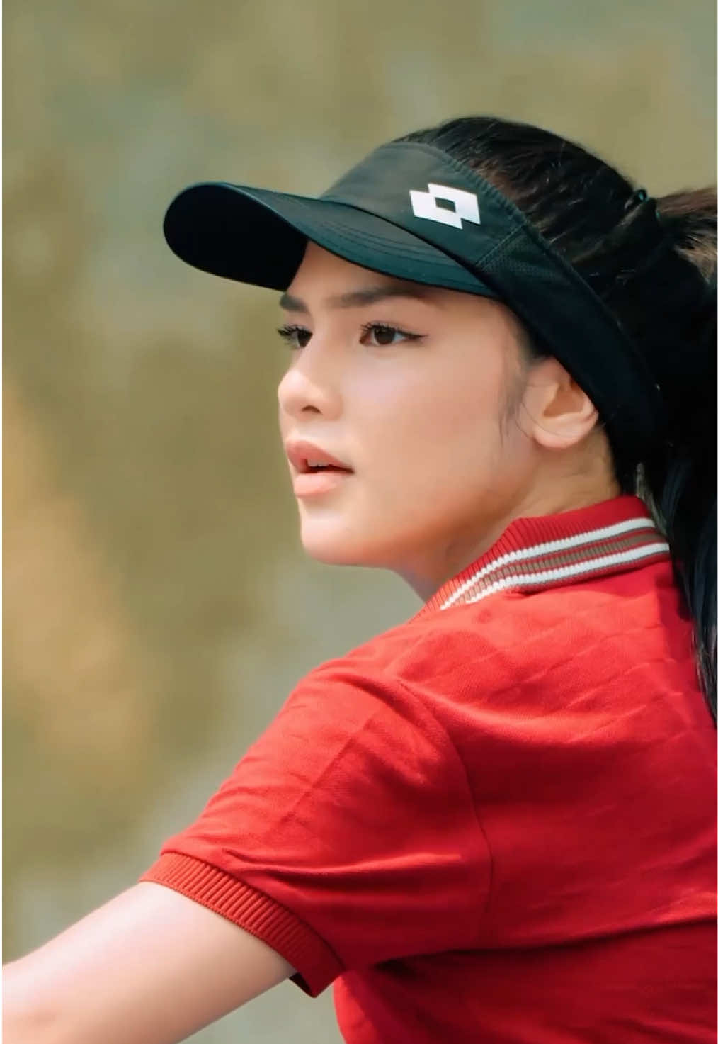 Olahraga dan panas panas gini pasti bikin hausss... jadi kepengen banget minum yang seger tapi tetep sehat, untung ada Teh Pucuk Harum Less Sugar! badan segerrr dari leher smpe sebadan-badan hahaha #TehPucukHarumLessSugar #TehPucukHarum 