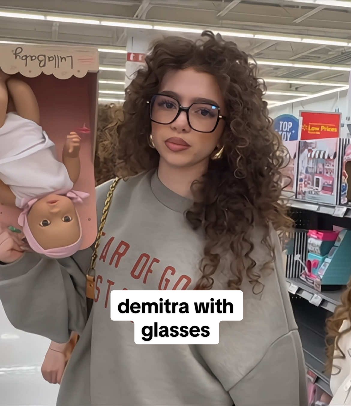 DEMITRA KALOGERAS WITH GLASSES SCENEPACK GOOD QUALITY TO USE FOR EDITS #fyp #scenepack #edit #kalogerassistersclips #kalogerassisters #foryou #demitrakalogerasedit #demitrakalogeras #viral #foryou 