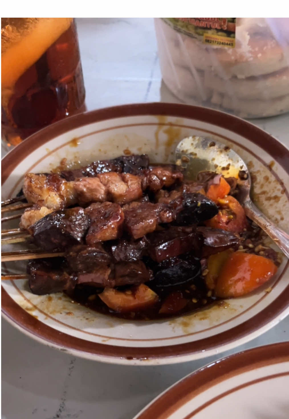 Makan sate kambing muda ya,bukan bini muda #fyp #foryoupage #4u #xybca #masukberanda #beranda #bismilahrame #kuliner #kulinertiktok #mentahan #mentahanvideo 