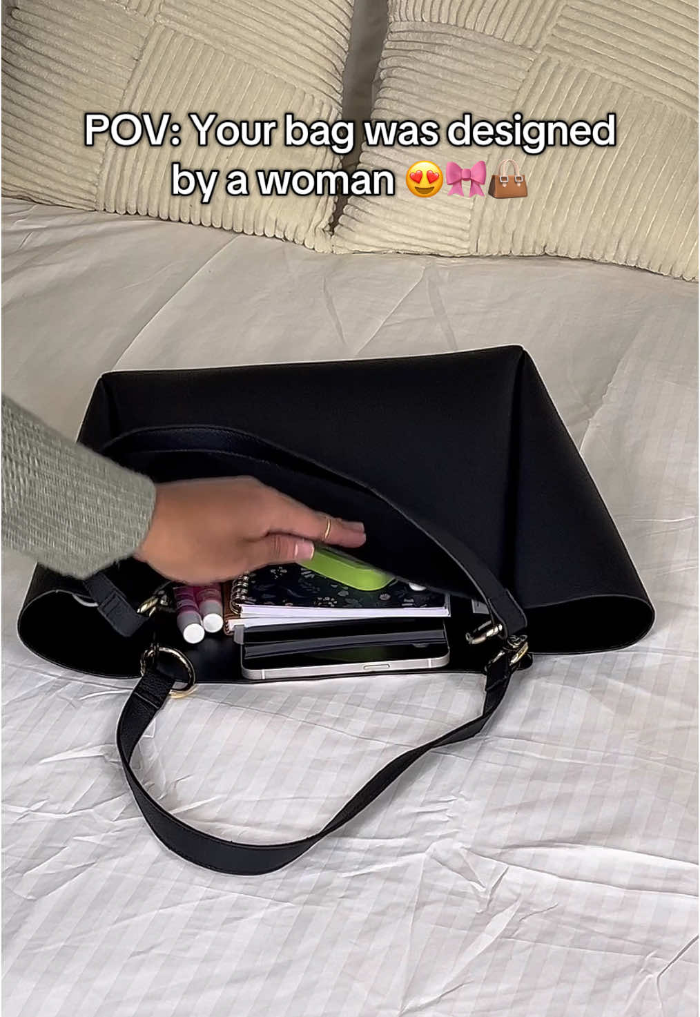 The last work bag you’ll ever need 😌     #fashion #handbag #girlboss #totebag 