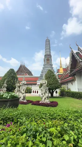 📍Grand Palace, Bangkok .One of the most popular attractions in Thailand is the Grand Palace Bangkok. It’s the official residence of the Thai Royal Family and is a huge complex full of golden temples, jewel-encrusted shrines, and stunning architecture.#thailand #bangkok #grandpalace #temple 