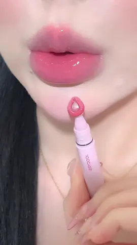 POV: When your lips crave hydration with a glossy finish✨Joocyee Dewdrop Glazed Lip Oil#joocyee #joocyeelipstick #joocyeemakeup #shopvideocarnival #BeautyTok #lipgloss #transferproof #lipcolourchallenge #lipstickchallenge #cbeauty #glossylips 