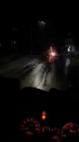 Dang sat set mumpung hujan#fyp #fyppppppppppppppppppppppp #viraltiktok 