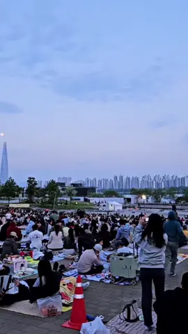 Trình diễn ánh sáng máy bay không người lái trên sông Seoul Hangang2025#korea #seoul #hangangdronelightshow #뚝섬한강공원 