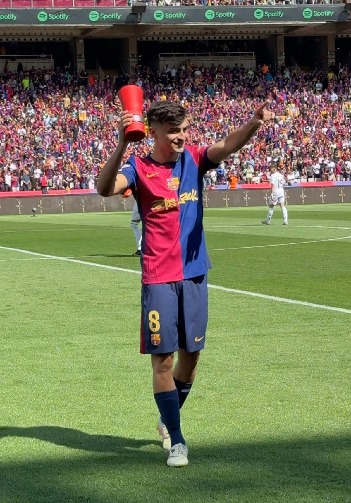 Pedri named LaLiga player of the month for April! 🎩 #fcbarcelona #pedri #mvp 