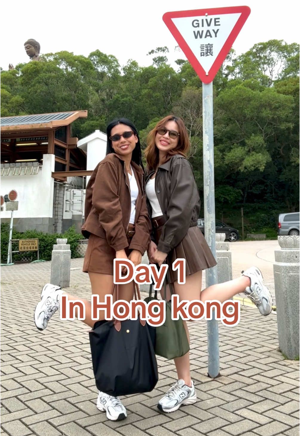 Ootd in HK 🇭🇰 #OOTD #hongkong #ฮ่องกง2025 #fyppppppppppppppppppppppp 