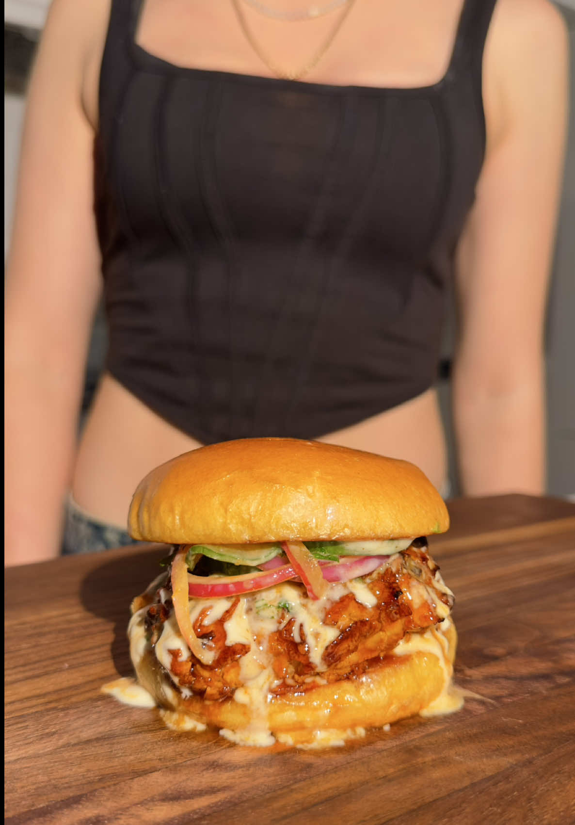 vegan fried chicken sandwich anyone? it’s healthier, perfectly crispy, spicy AND better for u, the animals, and the planet! recipe in bio — or at provecho.co/itsvegansis . . . . #vegan #chickensandwich #friedchicken #asmr #friedchickensandwich #hothoneychicken #crispychicken #reelsfood #cheatmeal #FoodTok #comfortfood #spicyfood #hotandsweet #foodieheaven #droolclub #sandwichrecipe #weekendfood #chickendinner #asmrfood #EasyRecipes #buzzfeedfood #DinnerIdeas #sogood #foodcravings #reelsrecipes #junkfoodcravings #tiktokfoodie #recipevideo #homecook 