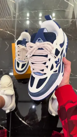 LV SKATE 💙 #sneakers #foryou #streetstore #louisvuittonlover #streetwear #luxurylife 