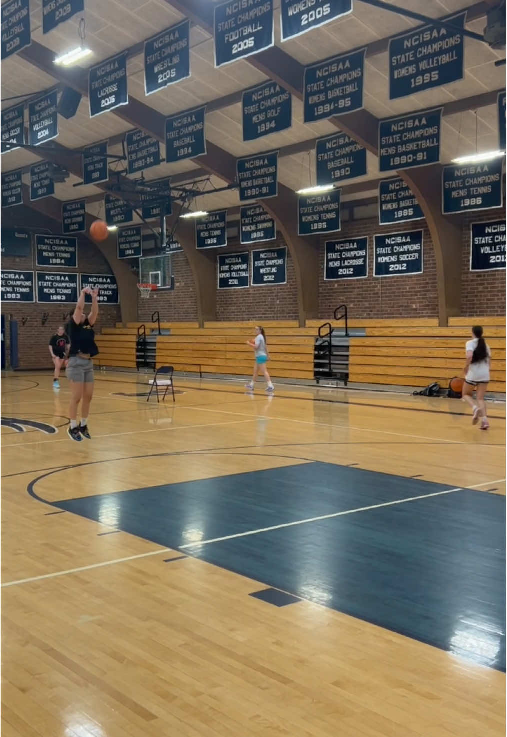 Stack days and keep having fun! Great work this morning girls. 🤝