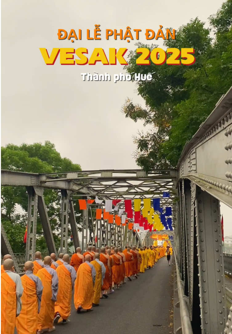 Lễ rước Phật tại thành phố Huế. Phật giáo đồng hành cùng dân tộc.  #phatdan #vesak2025 #hue #phatgiao #vietnam#vietnam#fyp #xuhuong 