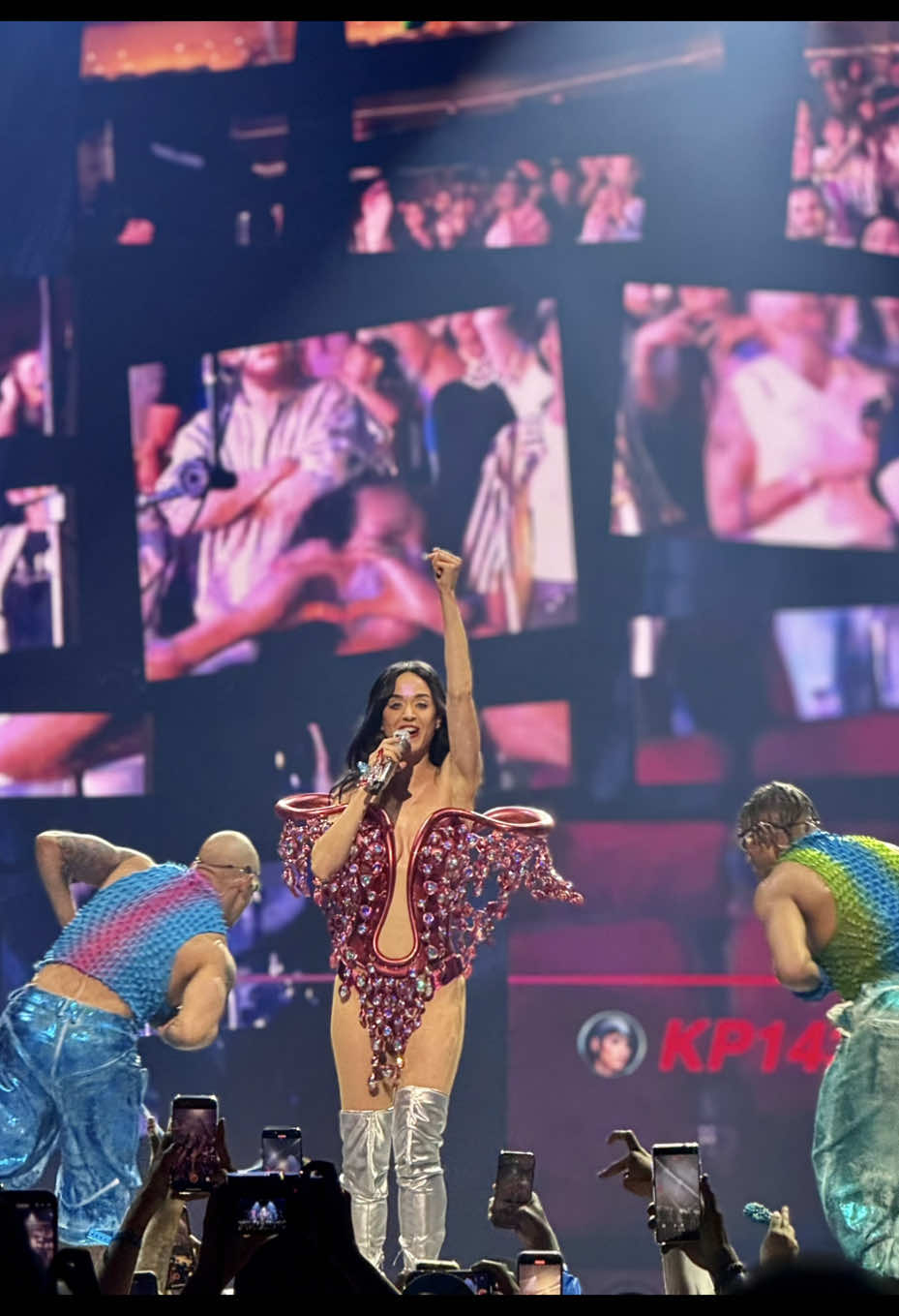 #katyperry #concert #thelifetimestour #roar#datenight #katyperry #toyotacenter 