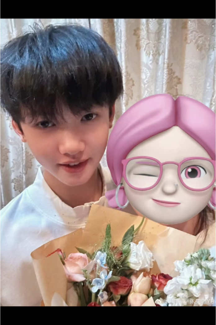 Selamat hari ibu kepada semua ibu didunia ❤️‍🩹 #zhangyiran #zhangyiran_张奕然 #tffamily🇨🇳💫 #tf_family_4rd_generation👑🇨🇳 #tffamily #zhangyiran #mama #fyp #happymothersday_all_mom #mothersday