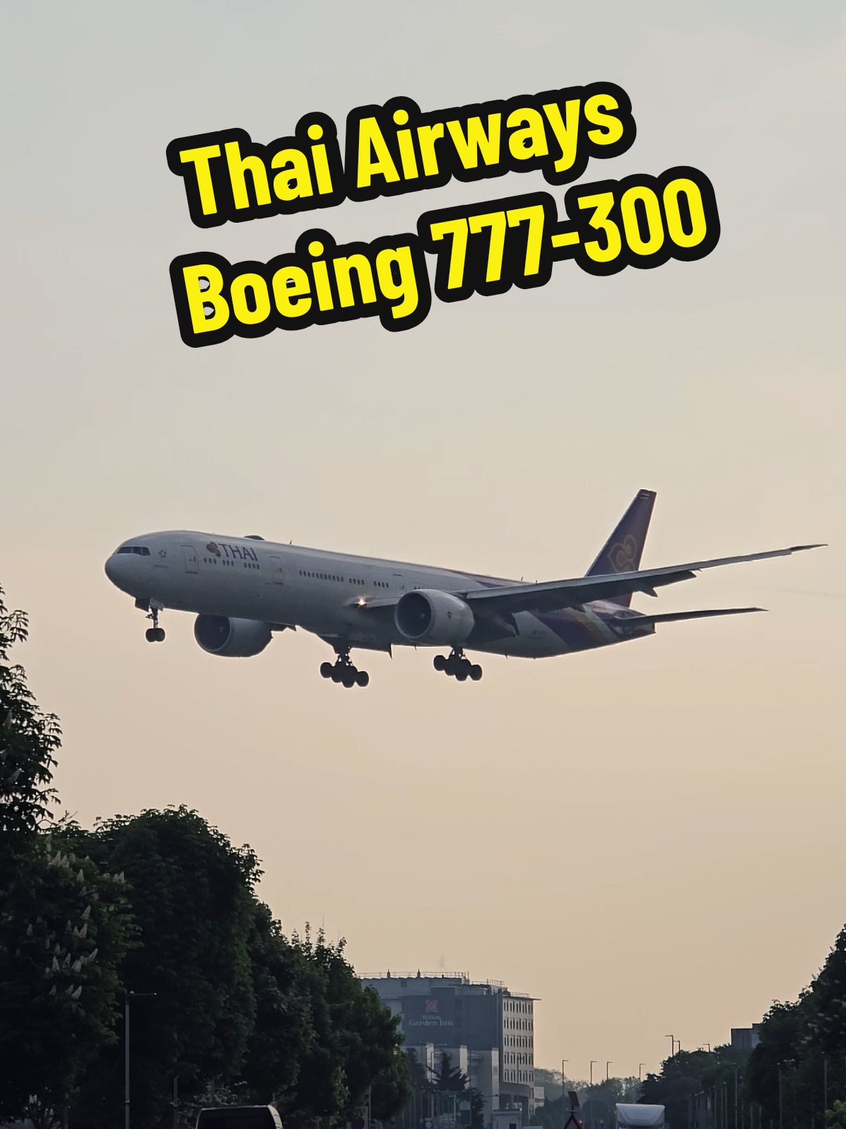 Thai Airways Boeing 777-300 landing at London Heathrow Airport  🤩✈️ #aviation #airplane #thaiairways #boeing #boeing777 #lhr #airport #city 