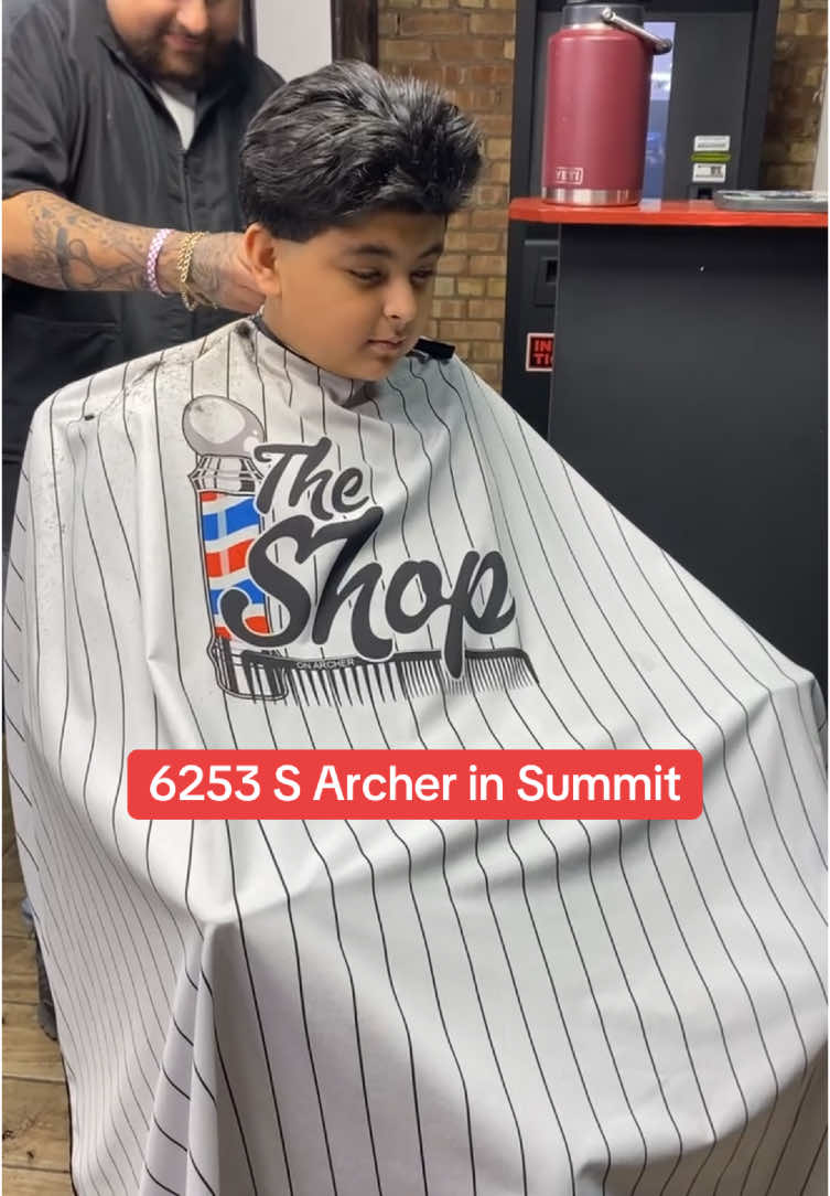 Haircut time 🤔 @Efrain #haircut #boys #dad #singledad #fyp #fypシ #fypシ゚viral #fyppppppppppppppppppppppp #chicago #summit #handsome 