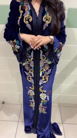 Robe: @Safya_Dress  Maquillage: By Me 💄 @aichamaya_officiel  #aichamaya#maroc#CapCut#pov#fyp#makeupglowy#pourtoii#devinelapersonne 