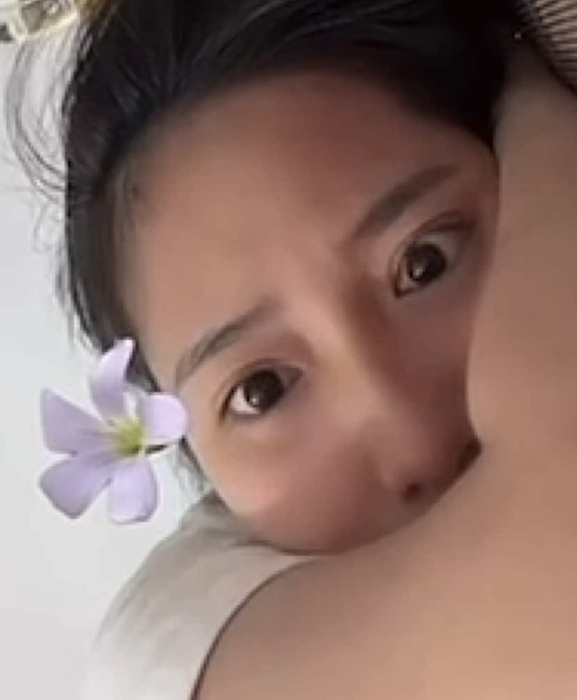 biểu cảm của người không có hứng thú với zai 🤣🤣#xuhuong #xuhuongtiktok #bibgsu #mint #nguyenminhthu #fyp #quannhac @Bing Su🌱 @Dâu Đen 🍓🖤 