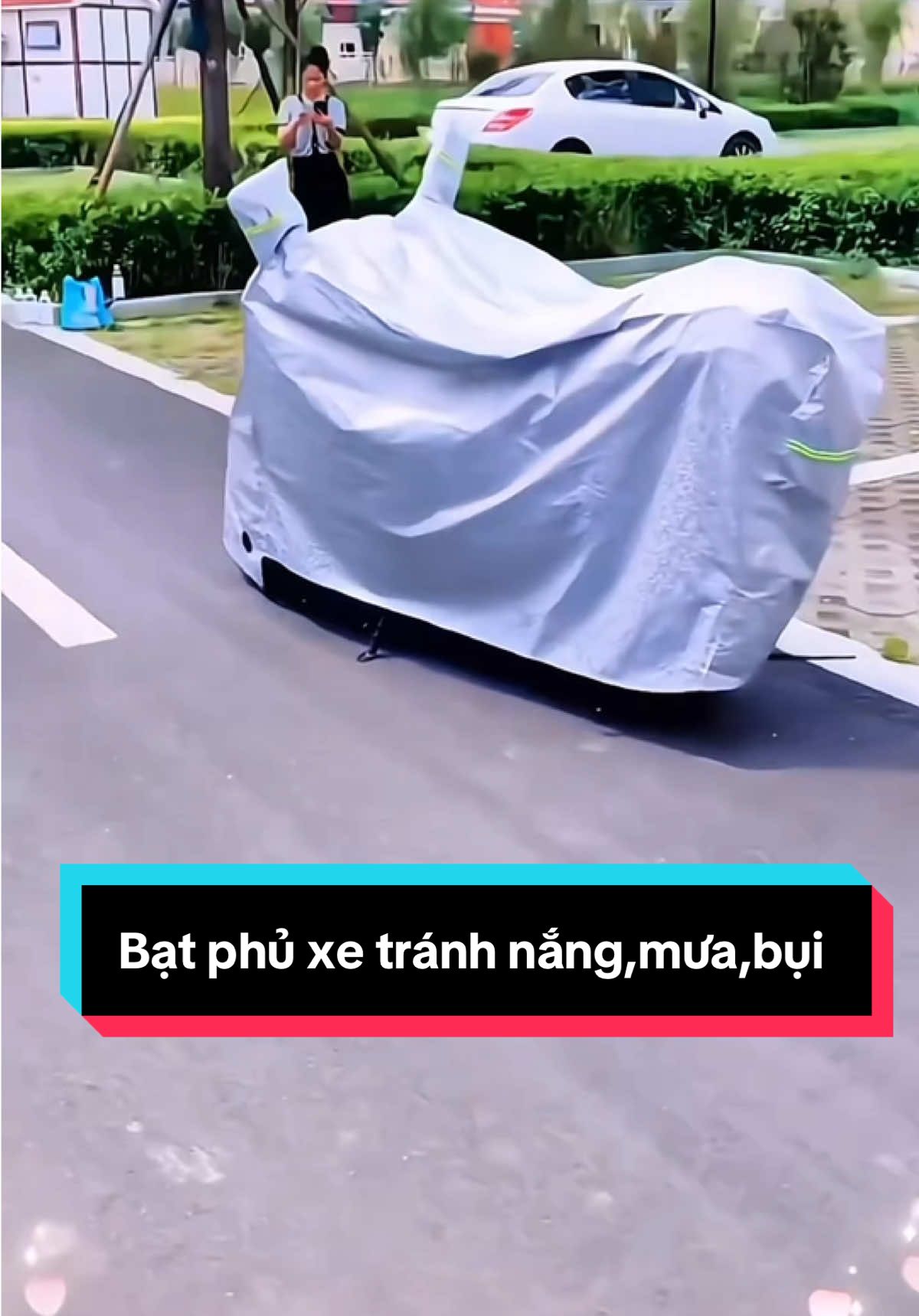 Bạt phủ xe,bạt che xe có lớp bạc chống mưa,nắng,bụi bẩn cho xe cho những ai hay phải để xe ngoài trời #batphuxemay #batchexe #batchexemay #batchexechongnuoc #batchexechongnong #batchexemaytrangnhom #thinhhanh #xuhuong 