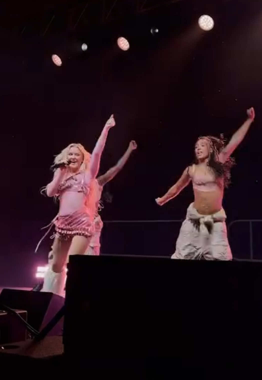 I live my day as if it was the last 🎶❤️ @Zara Larsson #zaralarsson #zaralarssonlive #lushlife 