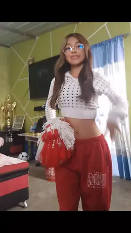 DC:@Mishel_DM lindo baile 💕🎀.