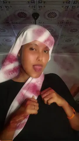 sharavv yaa magaca ila simi kara💋😅