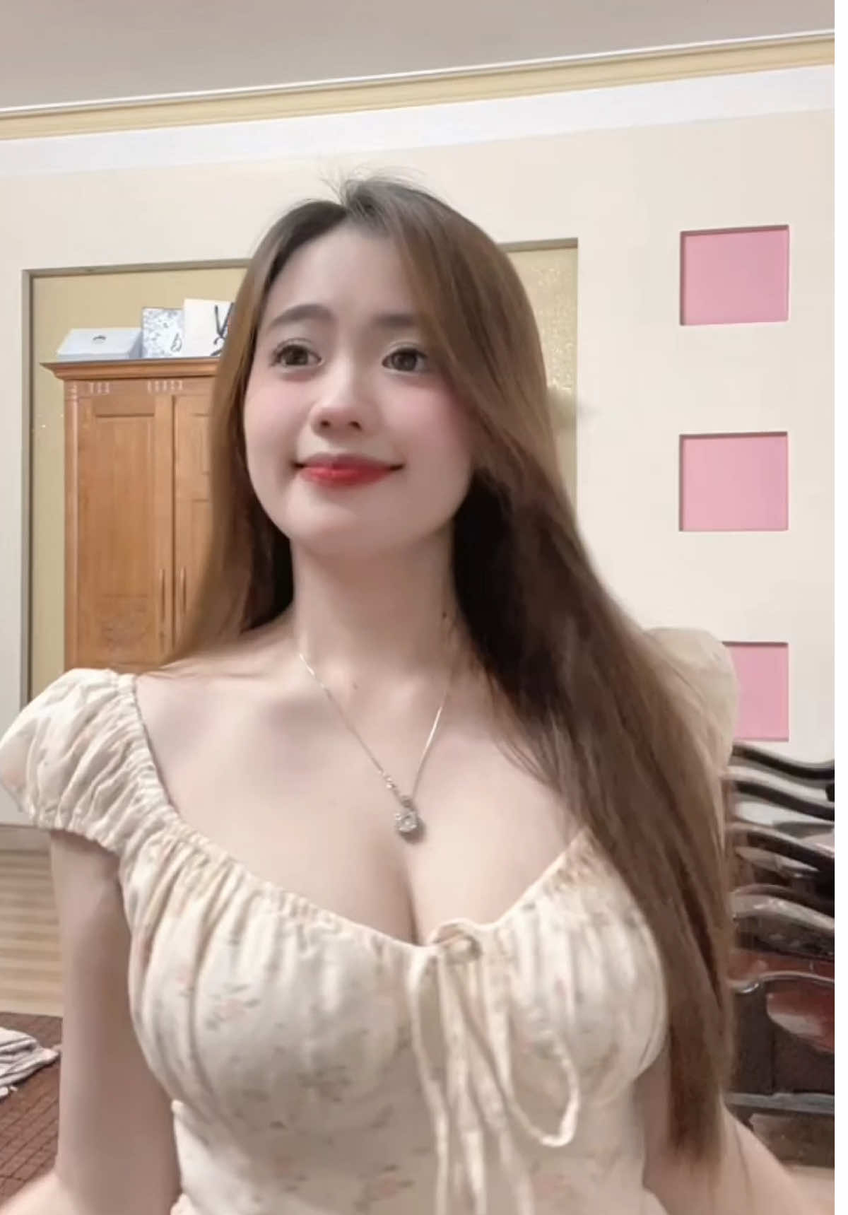 “Khi dám buông bỏ những điều cũ, vũ trụ dám gửi cho bạn những điều mới 🫰🏻 #xh #abcxyz #fyp 