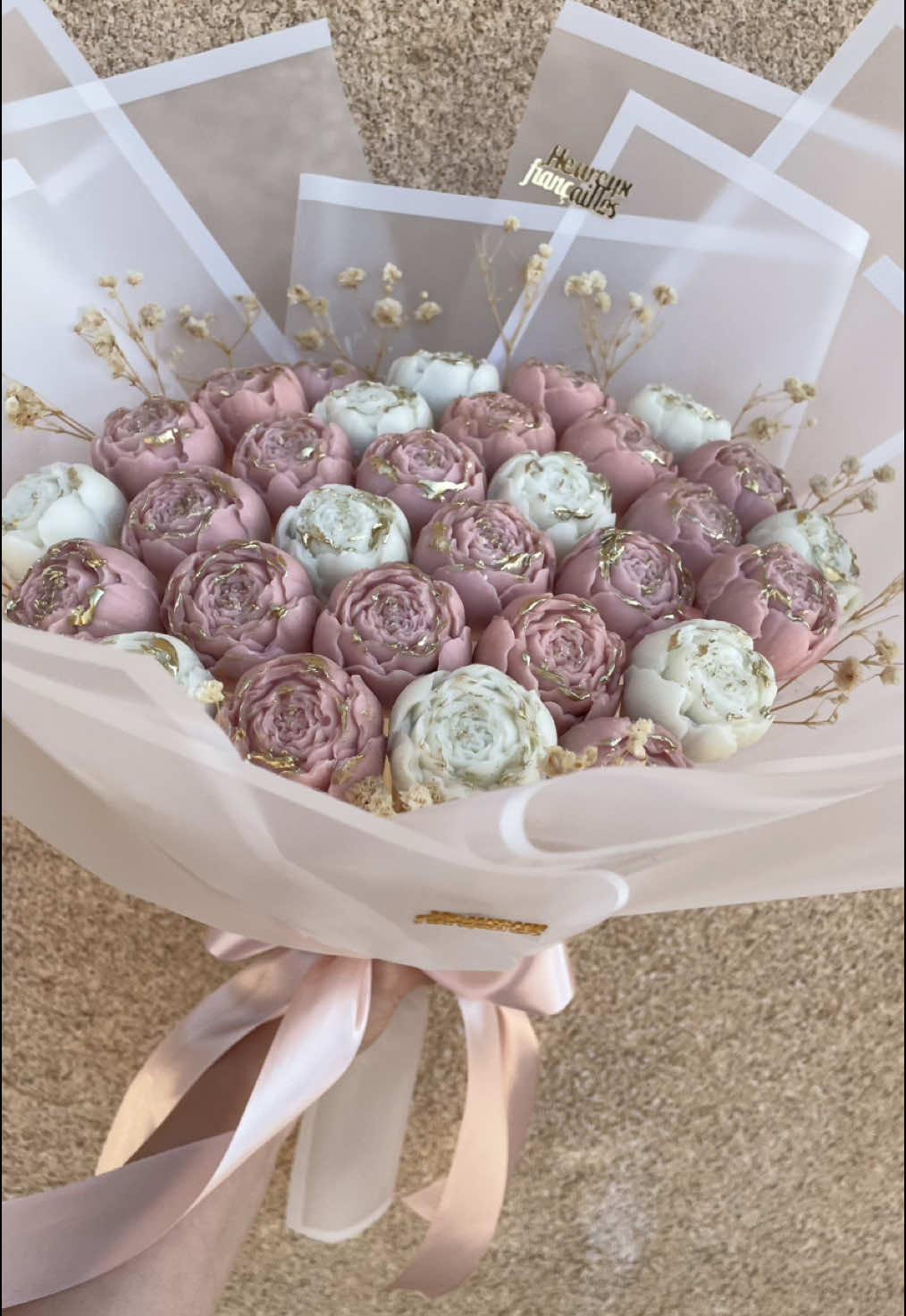 ##dattesfourrées #chocolatdubai #fleurenchocolat #chocolatprestige #توزيعات_زواج #خطوبة #حفل_ختان #عيدالامbouque 