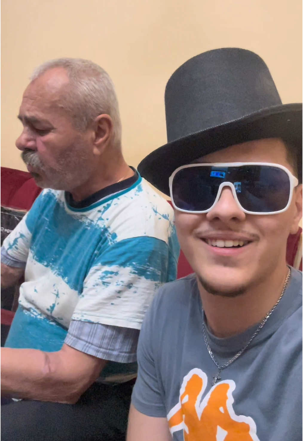 🎶🕺NICUSOR DAN🕺🎶                alegeri politica si alte chestii 