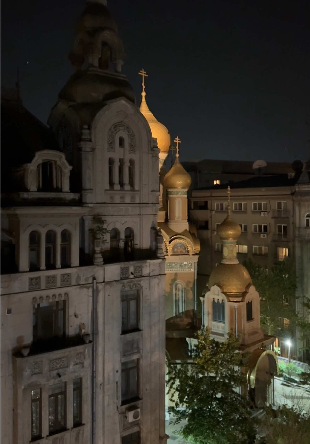 Bucharest, Romania completely transforms at night — the grand architecture lights up, the energy shifts, and the streets come alive with a whole new rhythm. ❤️🏛️🌃🇷🇴Whether you’re exploring historic landmarks or just soaking in the atmosphere, nights in Bucharest are truly unforgettable. 😍🙌🏽 If you’re planning your trip, let this be your ultimate Bucharest guide to experiencing the magic after dark. 🇷🇴✨ Bucharest night is where the city’s charm truly shines.❤️🌃 #bucharest #bucuresti #bucurestiromania🇷🇴 #romania #romania🇷🇴 #bucharestromania🇹🇩 #bucharestoldtown #visitbucharest #romaniatiktok #bucuresti🇷🇴 #bucharestguide #bucharesttravel #București #bucurești🇷🇴 #bucureștiromania 