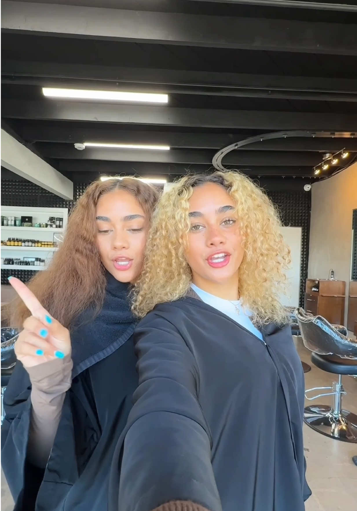 YOUR GIRLS ARE BACK 🤭🤎 #hairtransition 