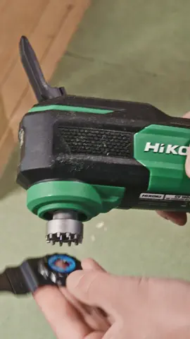 Le multitool HiKOKI CV18DA, c’est l’atout gain de temps de tous vos chantiers. 🚀 Ultra polyvalent, il découpe, ponce, ajuste… avec une précision parfaite. Grâce à son moteur Brushless 18V, à son grand angle d’oscillation de 3,6° et à son mécanisme de verrouillage repensé, changez d’accessoires sans outil et en toute fluidité. 💬 Quelle est votre application préférée avec un multitool ? #HiKOKI #MAKEMOVEGO #multitool