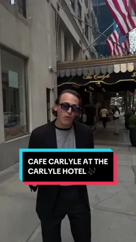 An Upper East Side classic. Dinner and a show at Café Carlyle is a great night in New York. The Carlyle Hotel, NYC📍 #carlylehotel #newyork #newyorkcity #luxuryhotel #jazzclub #luxurytravel #nycrestaurant #uppereastside 