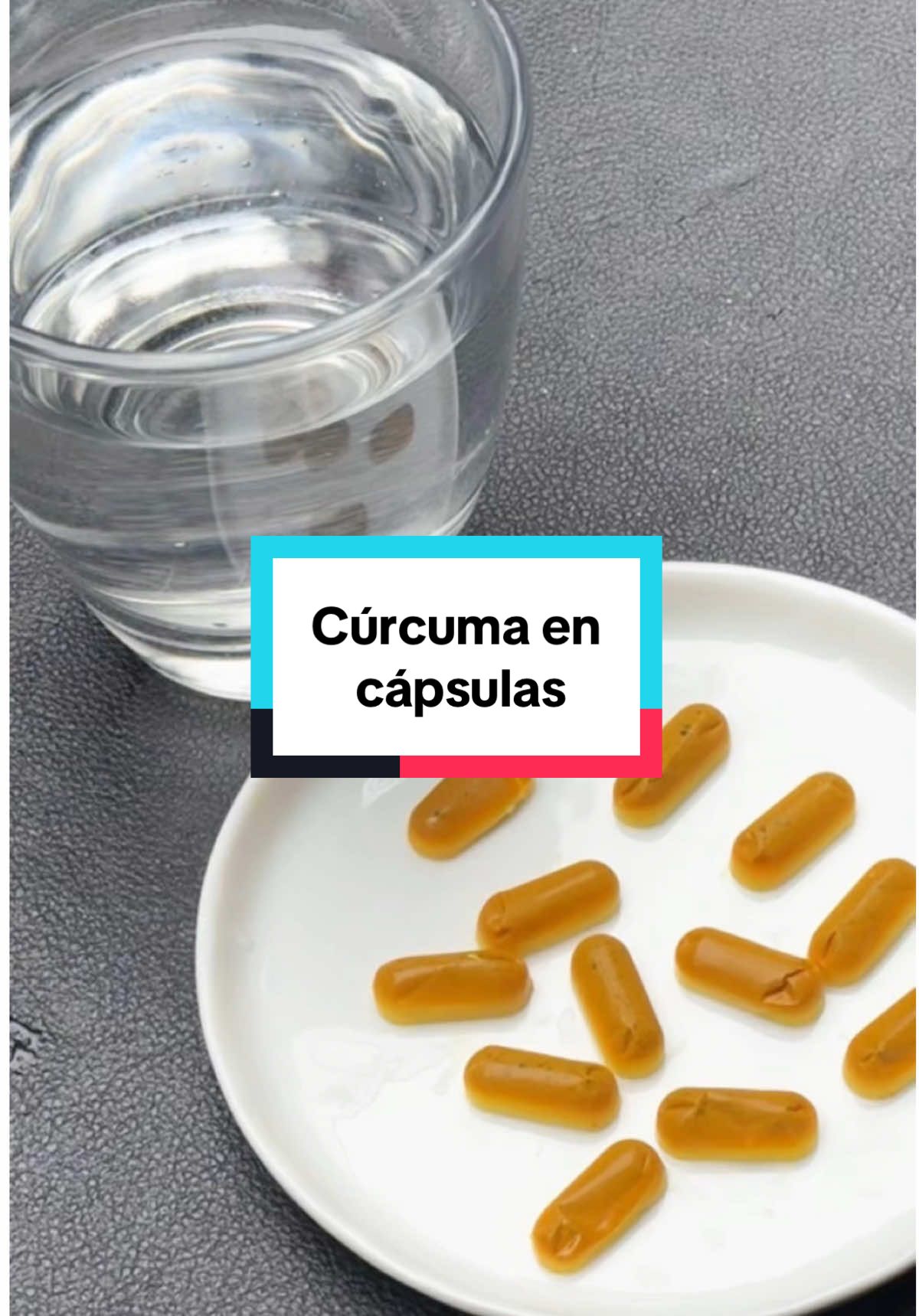 Cúrcuma en cápsulas 🌿💊 Una forma práctica de incluir cúrcuma en tu rutina diaria. Incorporarla en la alimentación puede no ser tan sencillo, por eso esta alternativa casera te permite aprovechar su uso de manera sencilla y accesible. Ingredientes: • 1 envase de cápsulas vacías • 3 cucharadas de cúrcuma en polvo ✨ • 1 pizca de pimienta negra • 1 cdta de aceite de coco derretido 🥥 Preparación: 	1.	Mezcla la cúrcuma, pimienta y aceite hasta que quede uniforme. 	2.	Rellena las cápsulas con cuidado, sin sobrecargarlas. 	3.	Congela una noche para que la mezcla se asiente bien ❄️ Consulta siempre con un profesional de la salud antes de incorporar cualquier suplemento a tu rutina. A tu salud 💜 #Cúrcuma #RecetaNatural #BienestarDiario #TurmericCapsules #Biohacking #VidaSaludable #TiendaBienesta #RutinaHolística #RemediosTradicionales #CuidadoPersonal #SuplementosNaturales _ Turmeric Capsules 🌿💊 Ingredients: • 1 container of empty capsules • 3 tablespoons of turmeric powder ✨ • A pinch of black pepper • 1 teaspoon of melted coconut oil 🥥 Instructions: 	1.	Mix the turmeric, black pepper, and coconut oil until smooth. 	2.	Carefully fill each capsule without overpacking. 	3.	Freeze overnight to help the mixture set properly ❄️ To your health 💜 #TurmericCapsules #NaturalWellness #HolisticHealth #DIYRemedies #TiendaBienesta 