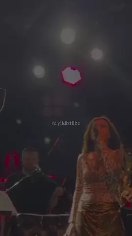 kurşuna dizilir hep doğmamış duyguların... #yıldıztilbe #yildiztilbe #yıldıztilbeşarkıları #sevdanıntadı #şarkı 