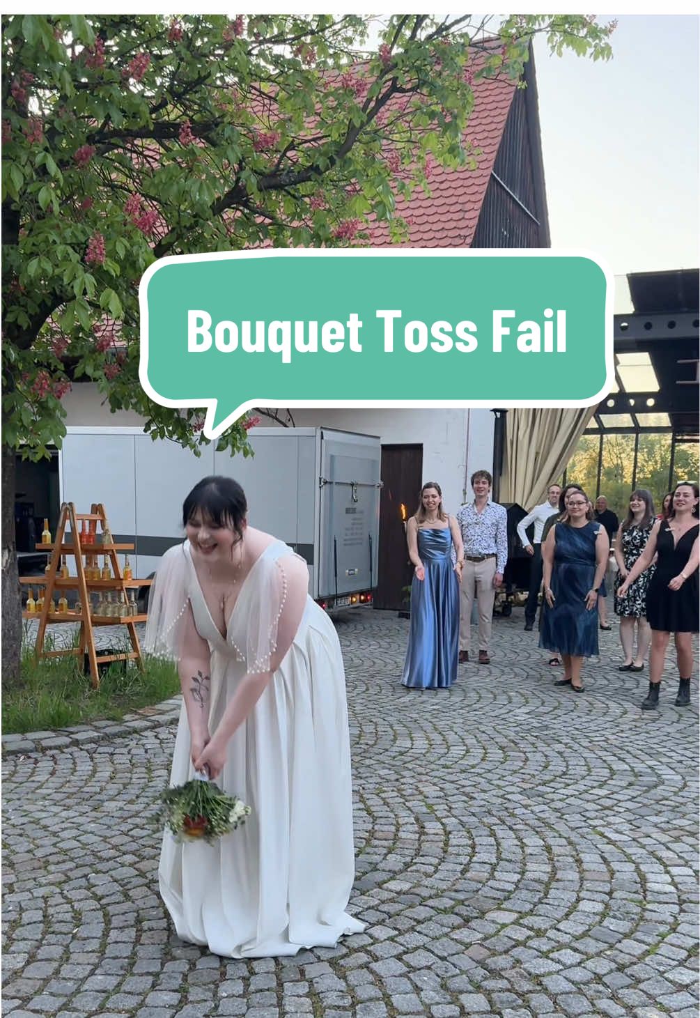After that my guests told me I should consider a basketball career😂 #fail #weddingbouquet #bouquettoss #CapCut 