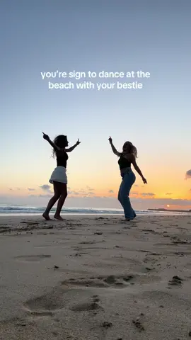 forgot that this is the whole point 🪩👯‍♀️ #beach #vacation #holiday #besties #girls #dancing #mammamia #dancingqueen 