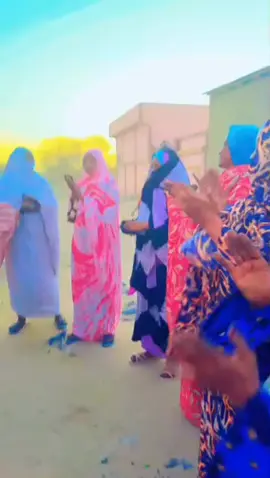 Les femmes de la jeunesse folklorique de Moussoro la visite chez Adoum Berkedey président de chambre de commerce de Moussoro #kanem #❤️❤️❤️