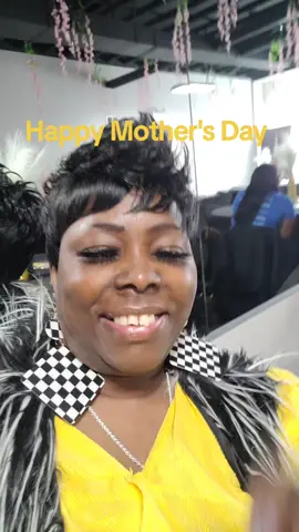 OUT PAINTING THE TOWN #HAPPYMOTHERSDAY 👀