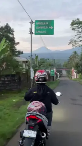 coba ituh tolong yang mempermasalahin gabisa masuk ke dalem acara sini kumpul 😜 kita aja dari villa ke tempat acara jalan kaki ga rewel kok 🤸🏼‍♂️  #jamnas7matic17indonesia #matic17indonesia #matic17depok #matic17yogyakarta #matic17jatengdiy #matic17indonesia🇮🇩 