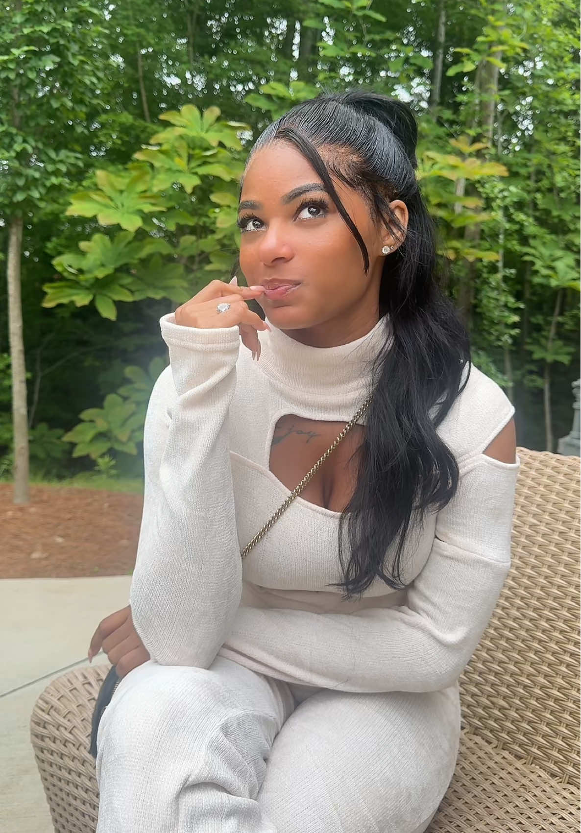 Of course he wants to kiss me 😘