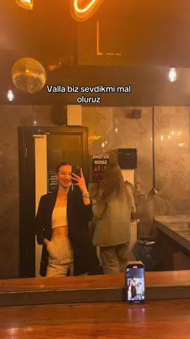 @Beyzay valla biz sevdik mi mal oluruz
